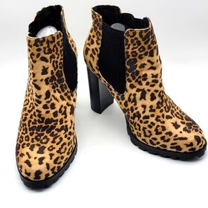Leopard Print Ankle Booties Size 11WW. S1047